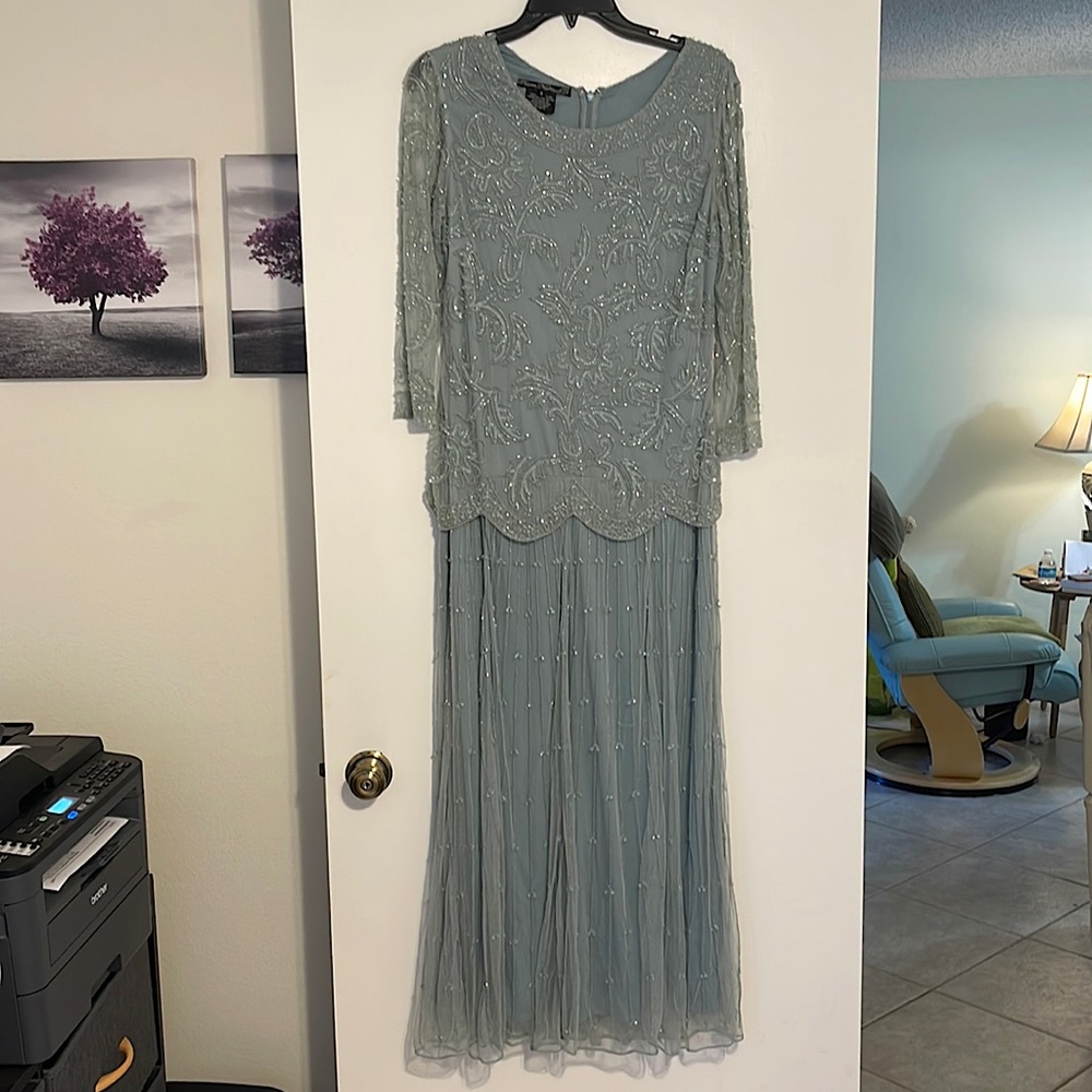 Formal Beaded Gown, sz8, sea foam